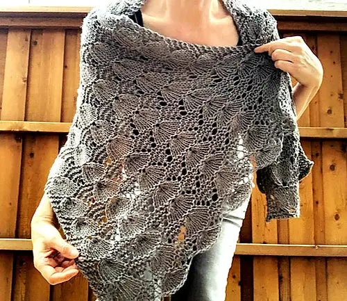Coquille Shawl Sample 1