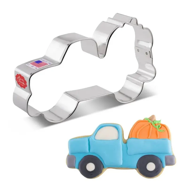 Harvest-Themed Truck & Pumpkin Cookie Cutter – 5-Inch Design 1