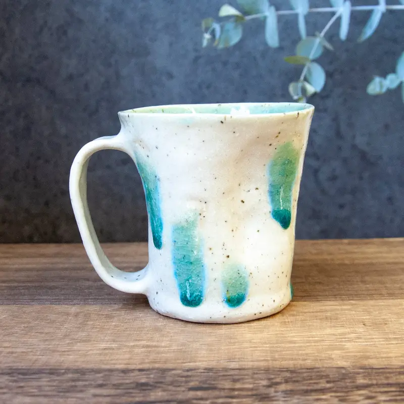 Hiroshi Hirai Heart-Shaped Ceramic Mug – Green Accent Trim 1