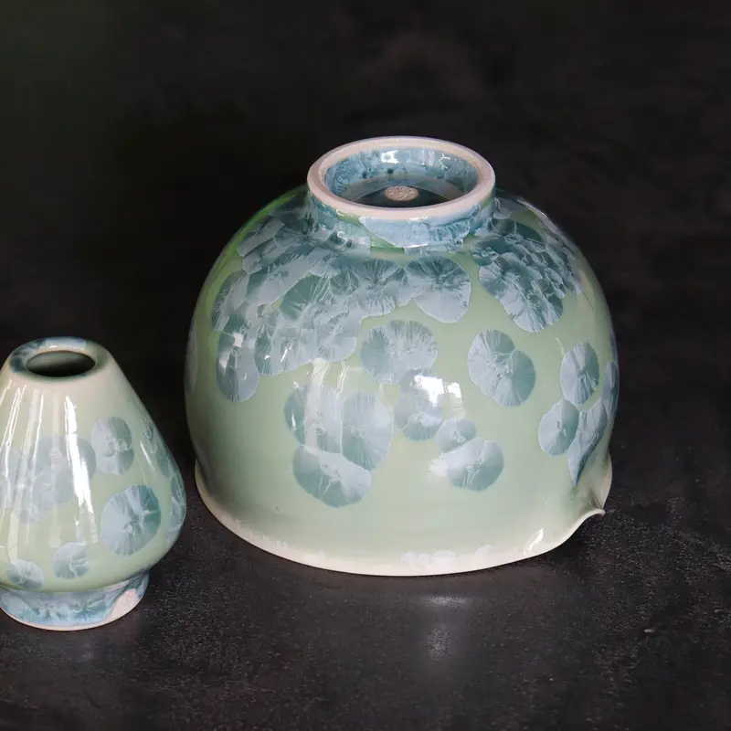 Kiwakoto Suikaen Matcha Pouring Bowl & Whisk Stand Set – Classic Pearl Finish 1