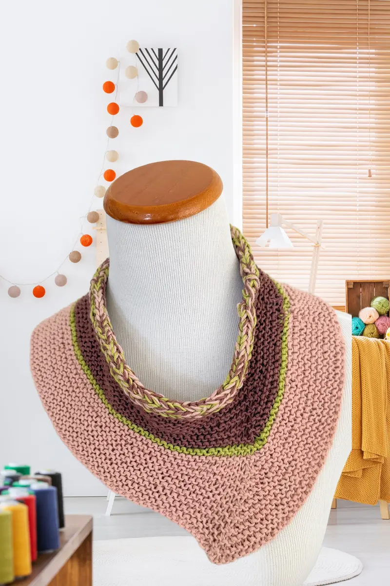 Modern Color-Blocked Organic Neck Warmer – New Arrival 1