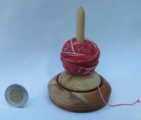 Moosehill Thread And Lace Management Holder 1