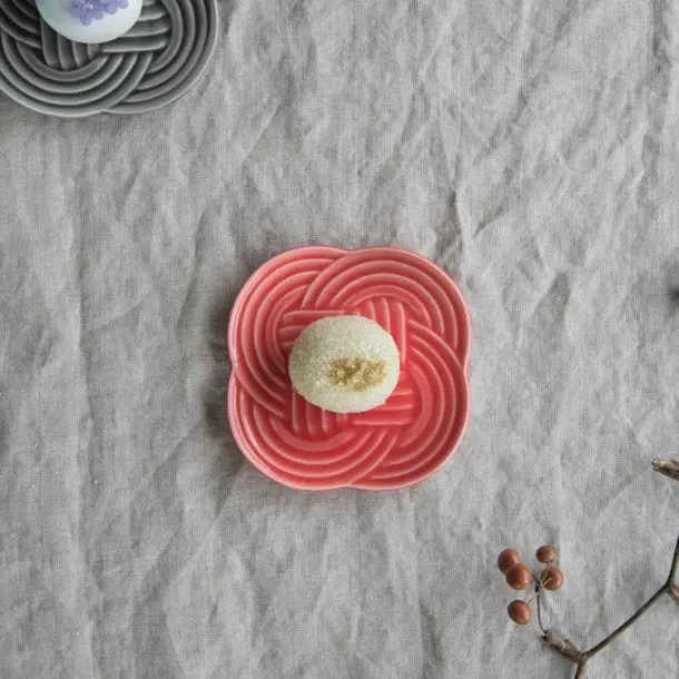 Oda Pottery Red Wagashi Plate – 10.8 Cm Handcrafted Ceramic Sweet Plate 1