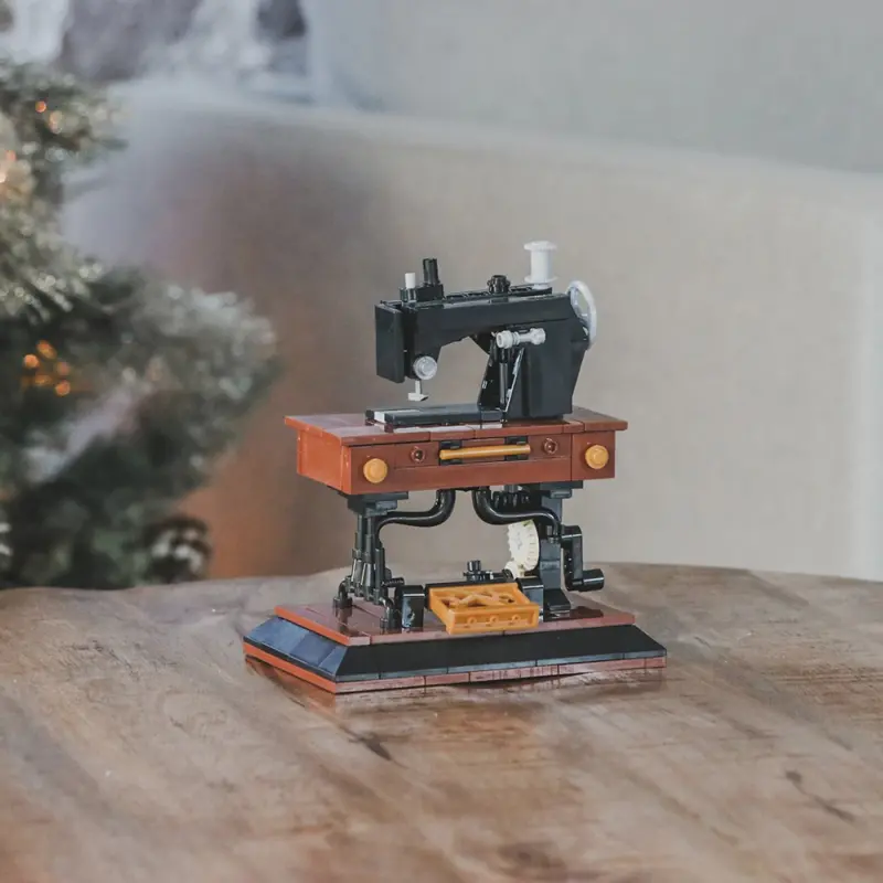 Sallie Tomato Vintage-Inspired Sewing Machine Building Block Kit 1