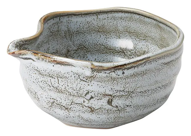 Seiangama Yuzu-Style Matcha Bowl – White Ceramic Chawan With Functional Pouring Lip 1