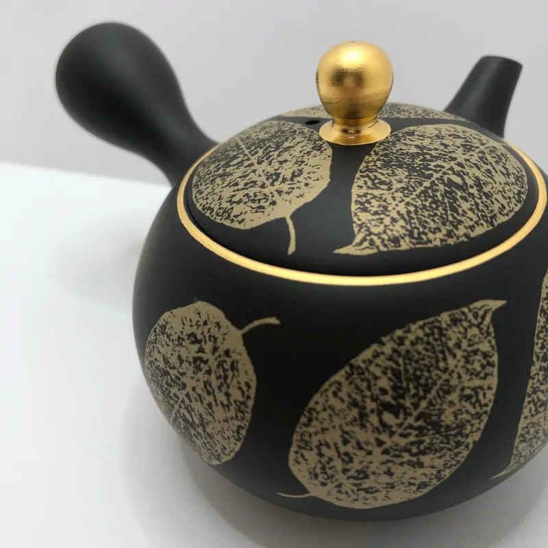Shouhou Kiln Tokoname-Yaki Kyusu Teapot – 200Ml With Golden Maple Leaf Motif 1