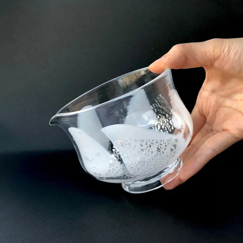 Suikaen Crystal Series Katakuchi Chawan – Glass Matcha Bowl With Pouring Spout 3