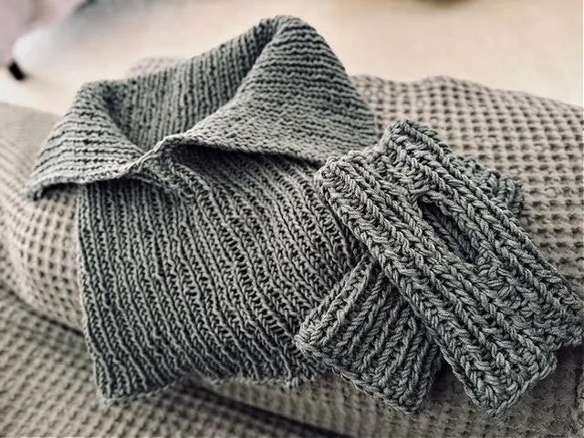 Thornley Cozy Cowl And Matching Mittens Set 1