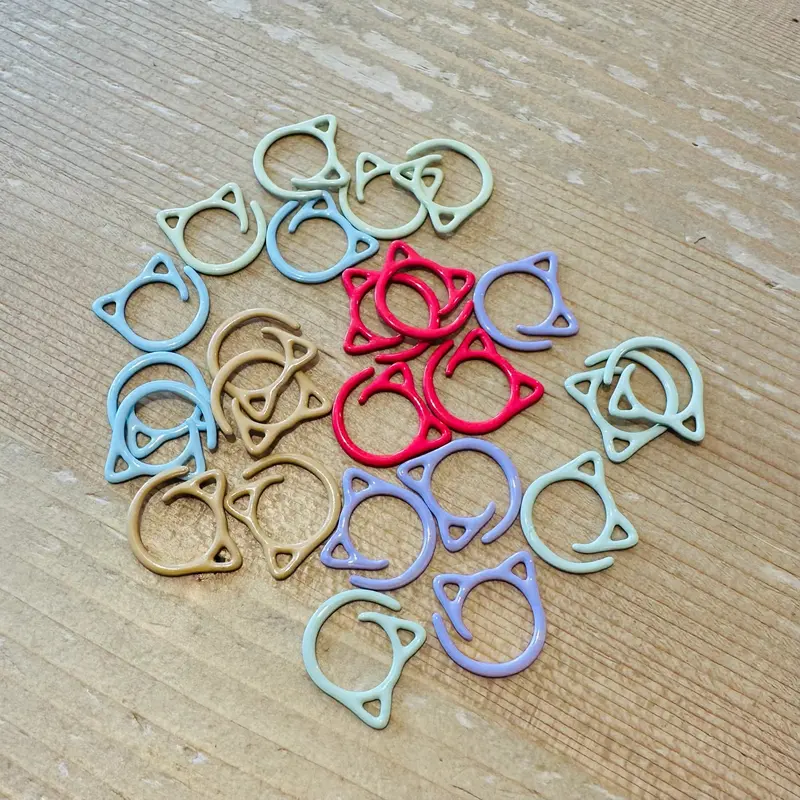 Vibrant Split-Ring Stitch Markers For Knitting And Crochet 1