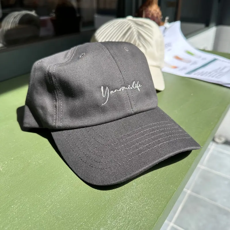 Yunomi Café Charcoal Gray Cotton Hat – Sleek Café-Themed Cap 1