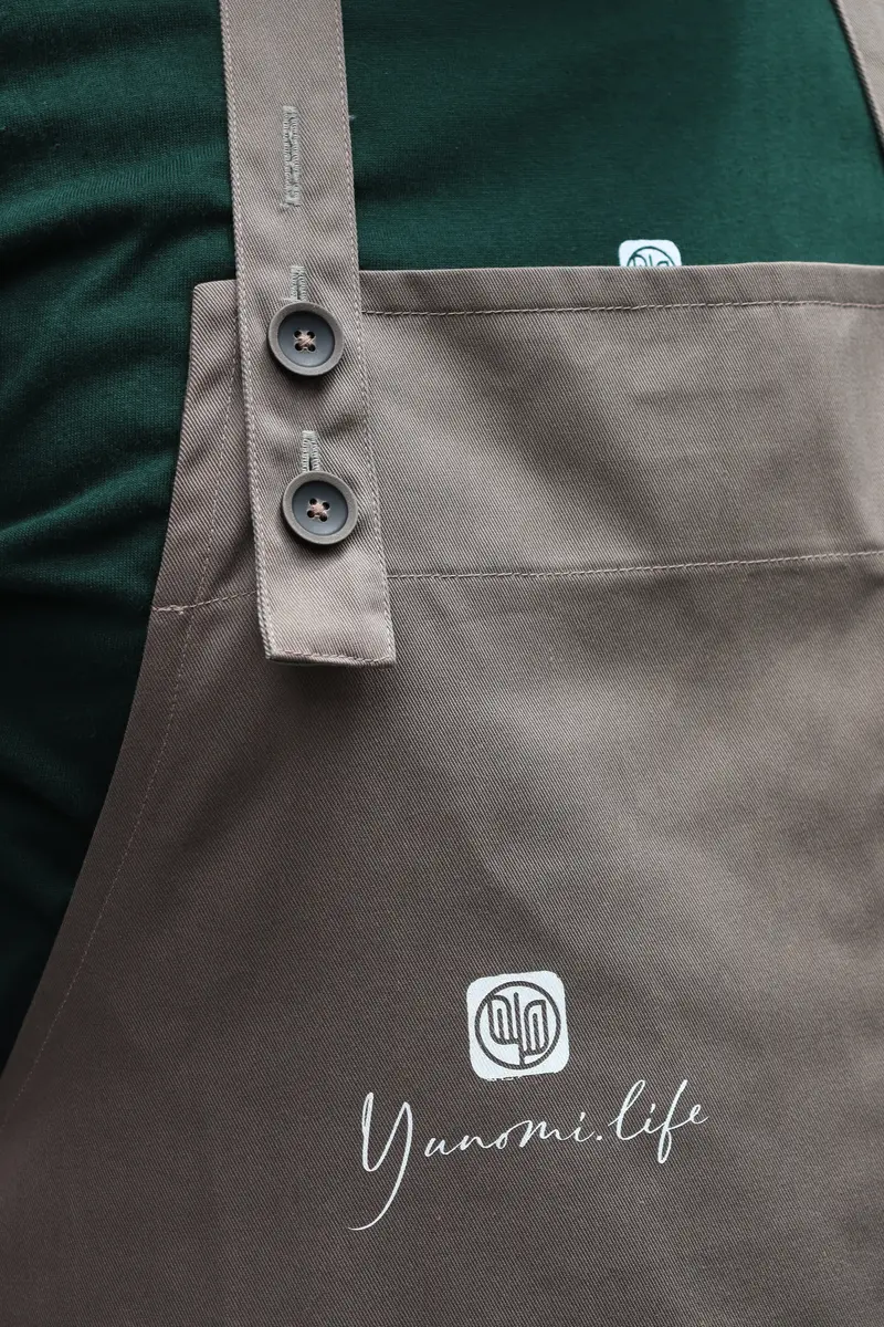 Yunomi.Life Café Apron – Modern Barista-Style Linen Work Apron 1