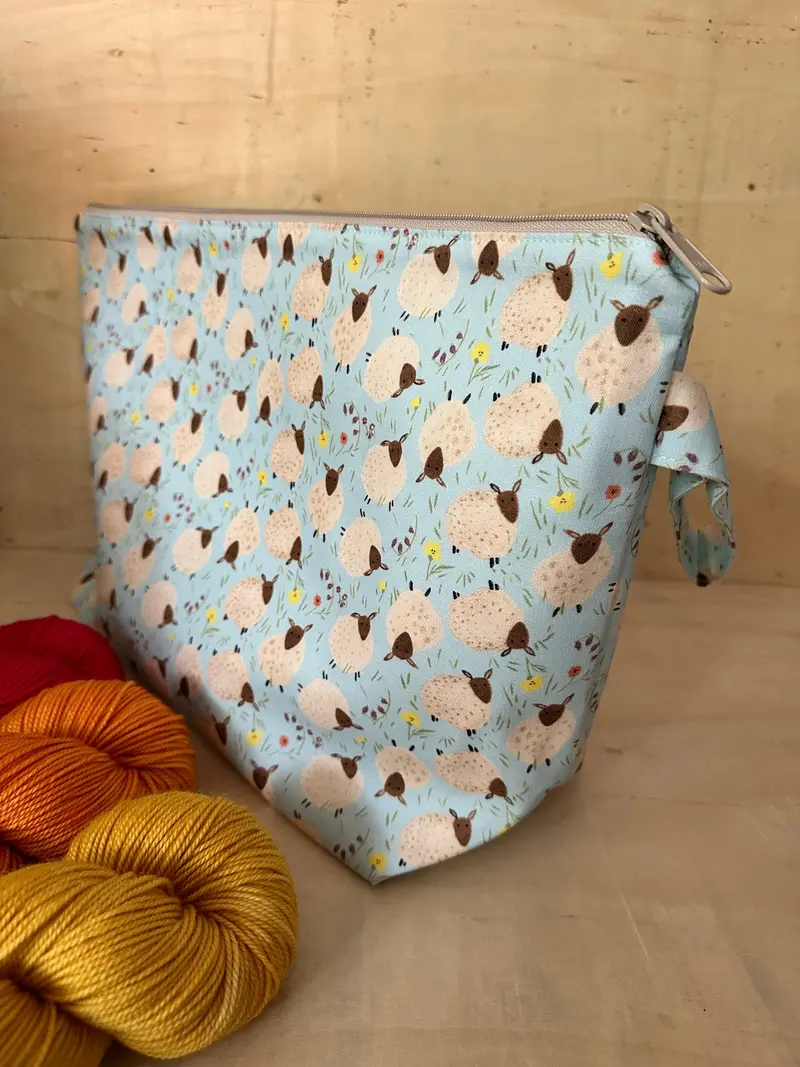 Zigzag Stitches Large Wedge-Shaped Project Bag 5